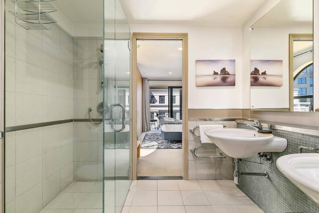 Enormous One Bedroom Beauty In Cbd! Free Parking โอ๊คแลนด์ ภายนอก รูปภาพ